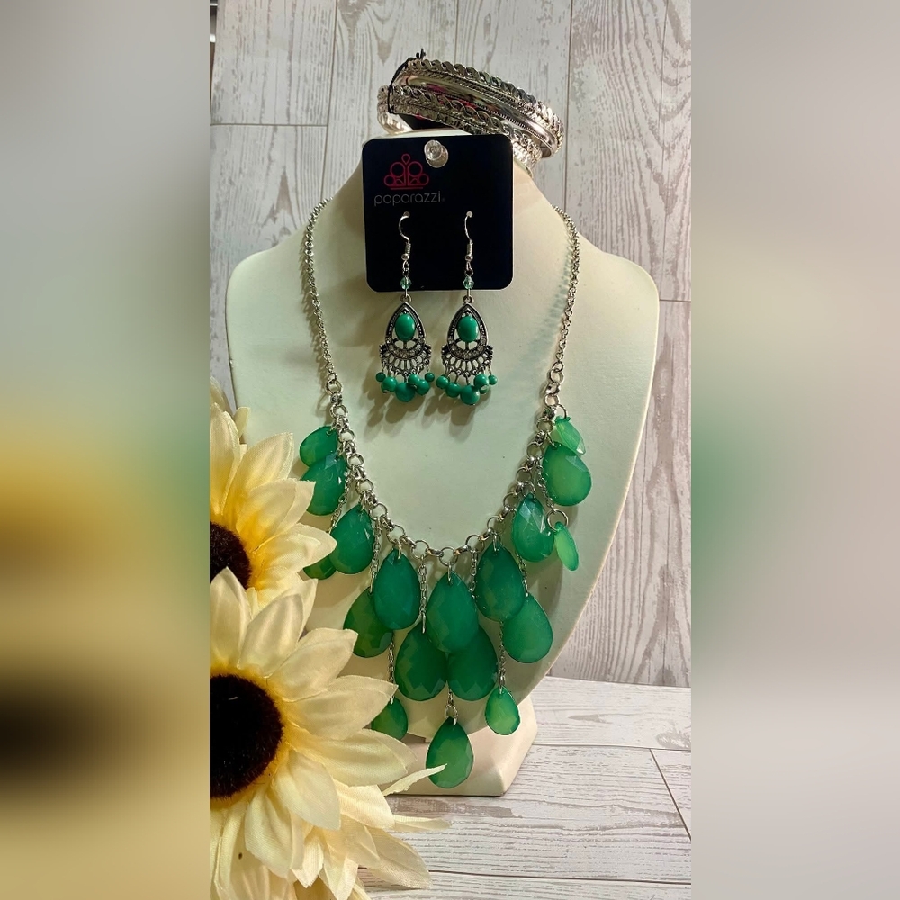 Paparazzi 3 piece Emerald Green and Silver Necklace Set